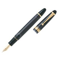 Pilot Custom 823 Black Fountain Pen - pen-script